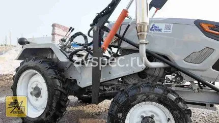 Фронтальный погрузчик для ременного минитрактора