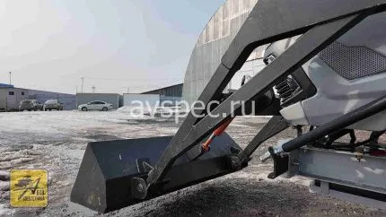 Фронтальный погрузчик для ременного минитрактора