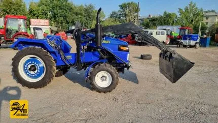 Минитрактор Русич Т-25 с фронтальным погрузчиком